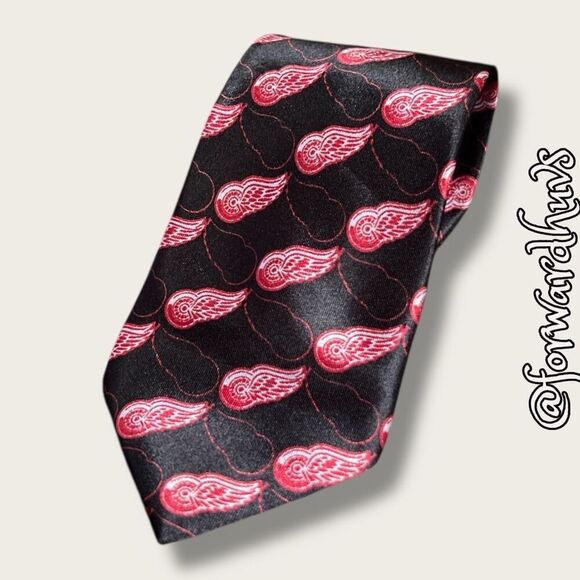 Detroit Red Wings Hockey Team Necktie – 53 Inches - Picture 5 of 7